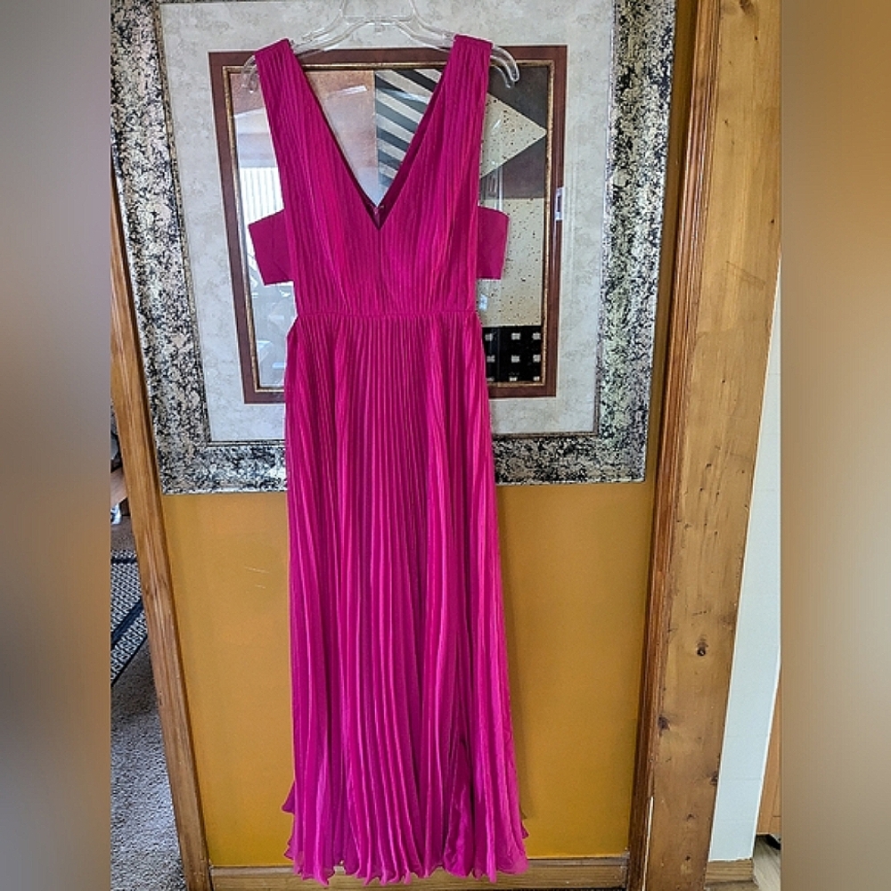 Fame & Partners Pleated Fuchsia Maxi Dress